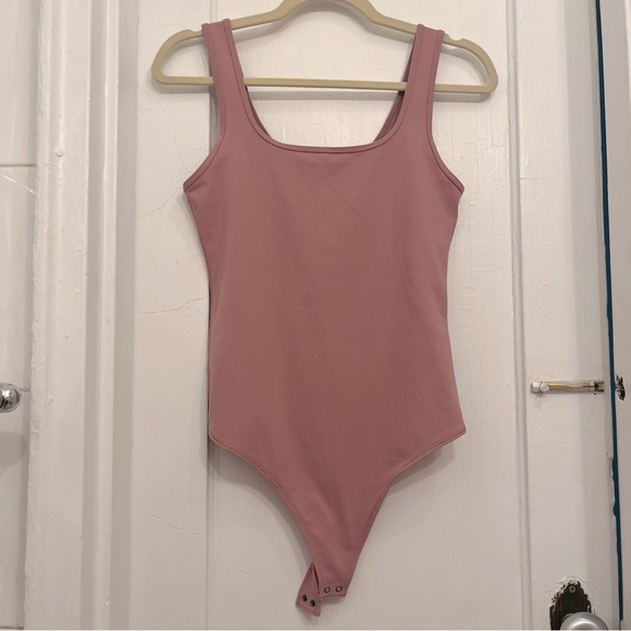 Abercrombie Square Neck Seamless Soft A&F Dusty Pink Bodysuit size Medium - Picture 3 of 12